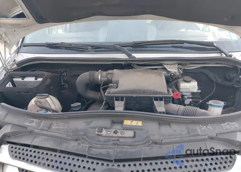 2018 Mercedes-Benz Sprinter 2500 Standard Roof V6 z USA, uszkodzony, nr VIN WD4PE7CD6JP589853